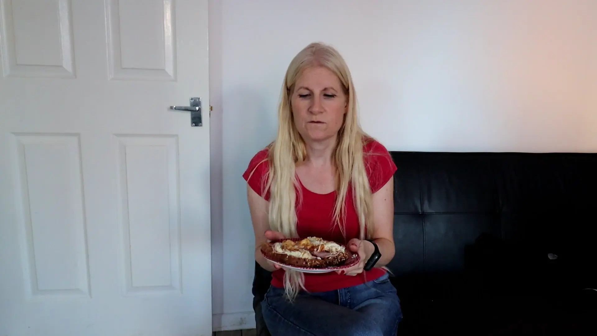 Exclusive Leak: BritishMilf Clarissa - Eating Breakfast SFW - Stream in FullHD | Hotleakxxx.com