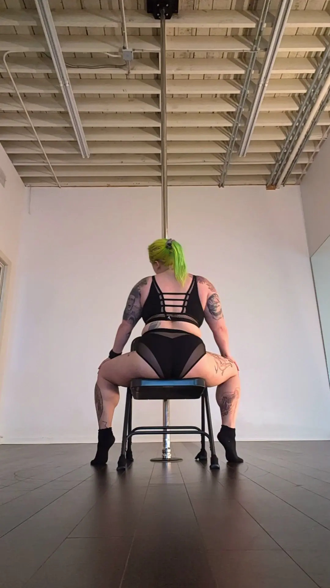 Exclusive Leak: sparklybisexual - New Pole Choreo - Stream in FullHD | Hotleakxxx.com