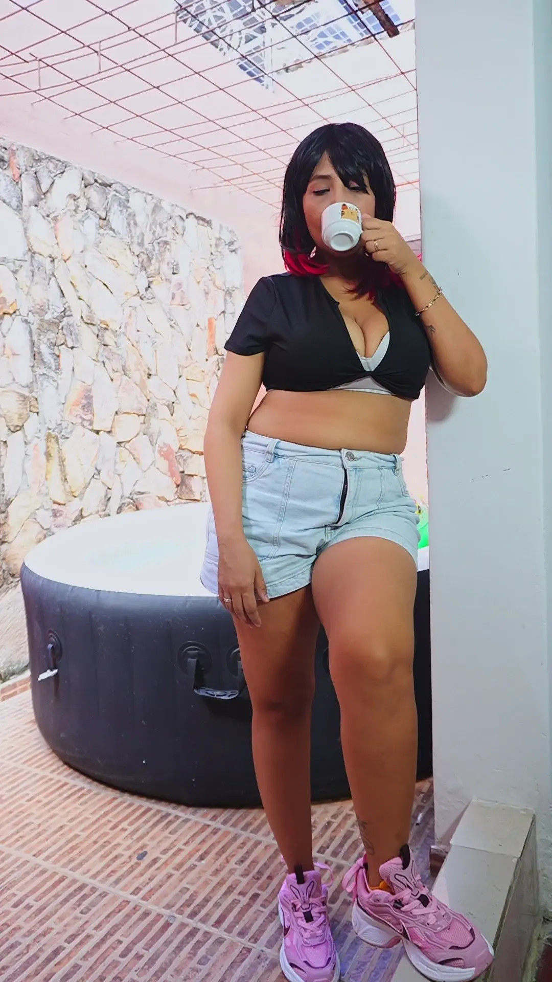 Exclusive Leak: MilkyDallas - Smoking neighbor - Stream in FullHD | Hotleakxxx.com