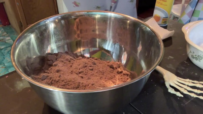 DollBabyLynn - Baking With DollBaby! Episode 1 Chocolate PB Poke Cake