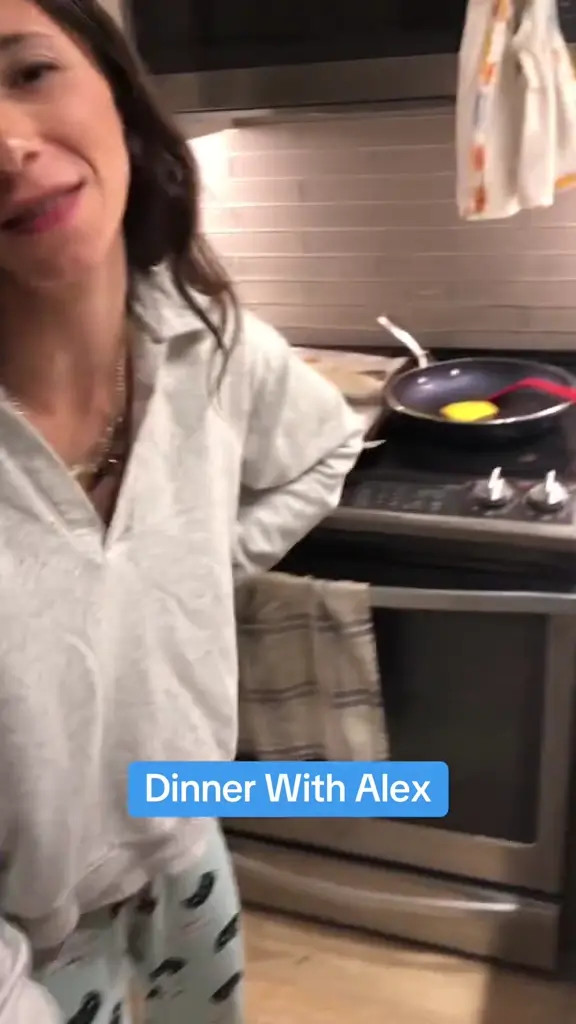 Exclusive Leak: alexandjohntv - DINNER WITH ALEX - Stream in FullHD | Hotleakxxx.com