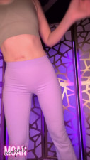 IncognitoMoan - Gym Girl Oils Body Before Workout