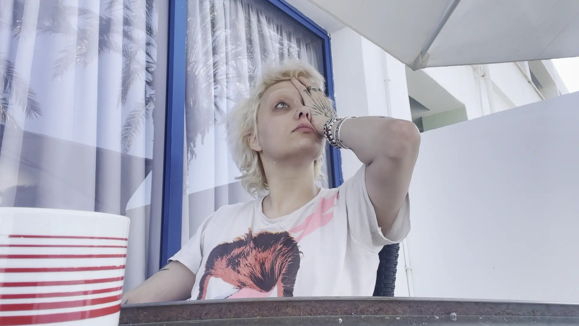 Exclusive Leak: glitterqueen1999 - drinking a coffee on holiday by the sea - Stream in FullHD | Hotleakxxx.com