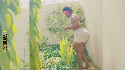 Akiilisa - Gardening//clearing the bushes
