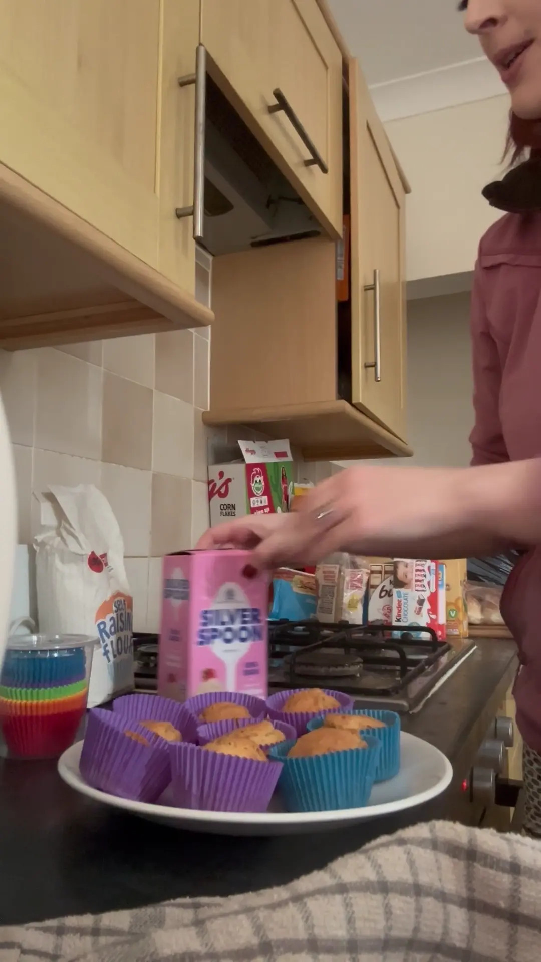 Exclusive Leak: Ellielouise23 - Icing our cakes - Stream in FullHD | Hotleakxxx.com