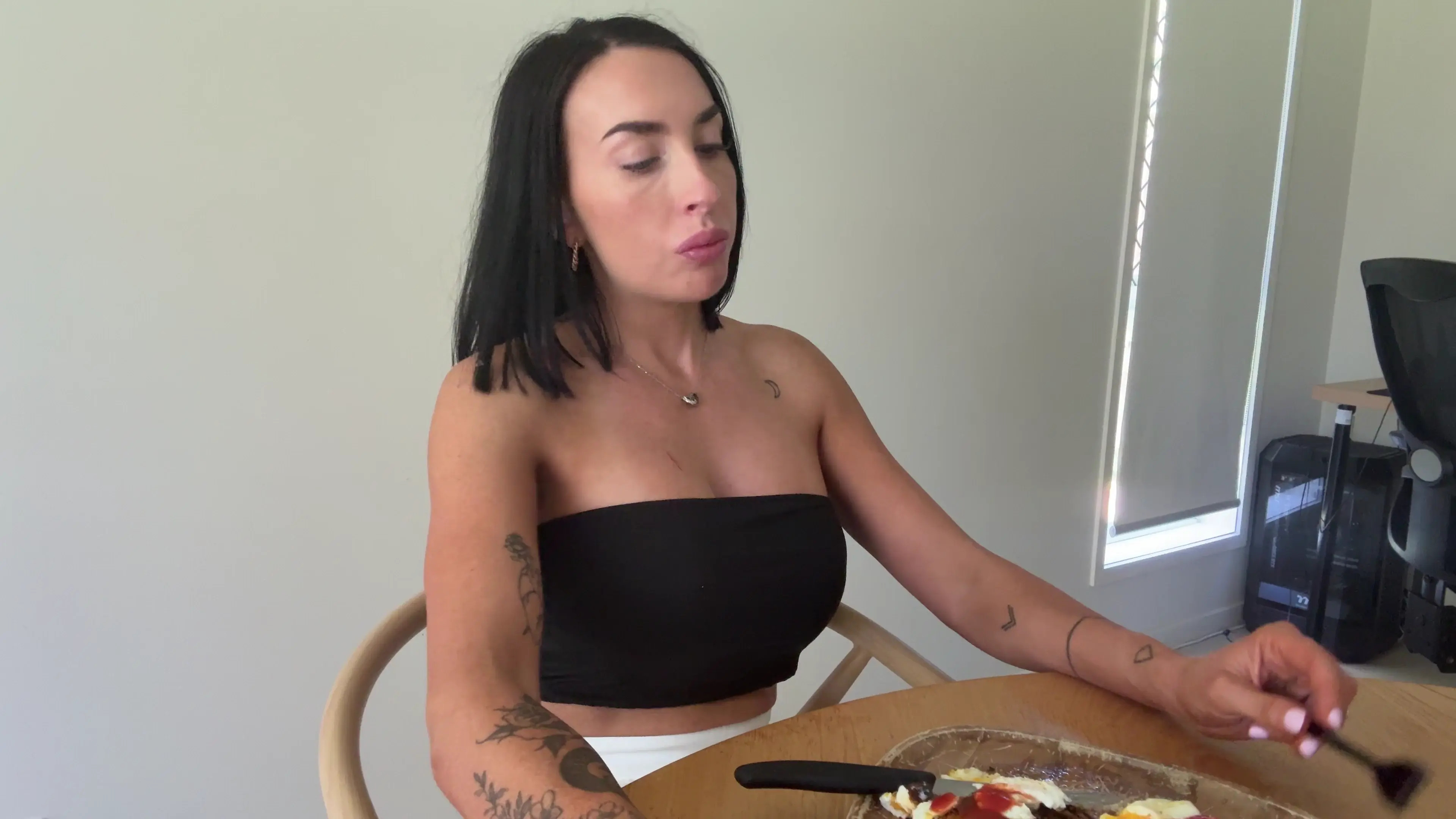 Exclusive Leak: Aysha Paige - Eat With Step-Mommy - Stream in FullHD | Hotleakxxx.com