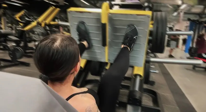 Exclusive Leak: Darida_Snow - GYM time Leg press warm up - Stream in FullHD | Hotleakxxx.com
