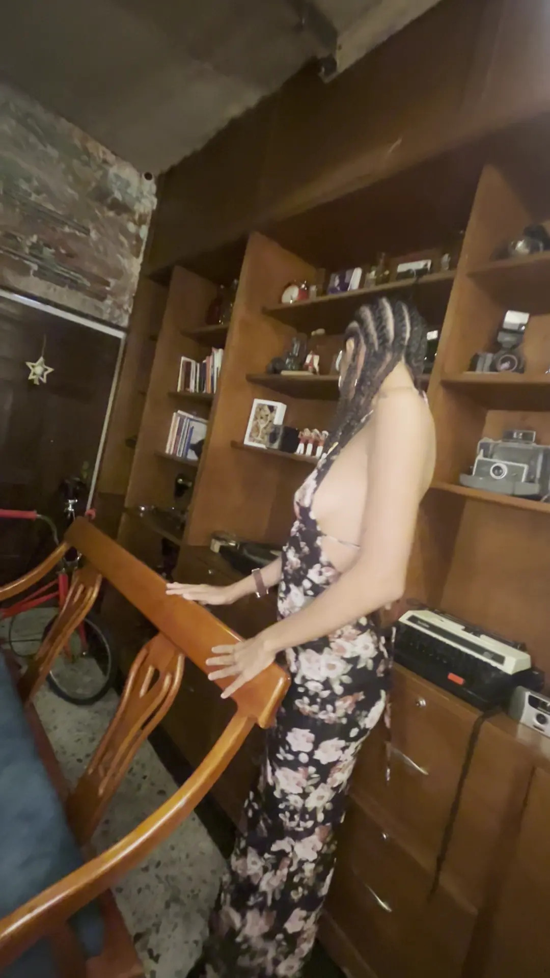 Exclusive Leak: esmeraldebony - Visiting a vintage store - Stream in FullHD | Hotleakxxx.com