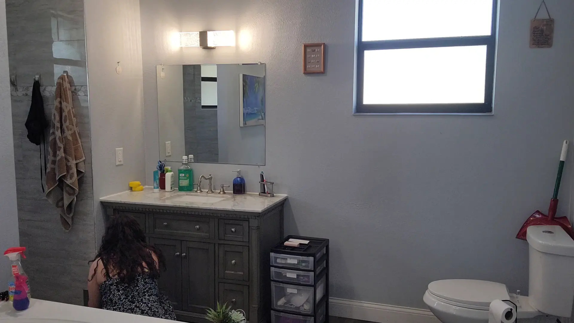 Exclusive Leak: MizDMarie - Watching Madre Marie Cleaning The Bathroom - Stream in FullHD | Hotleakxxx.com