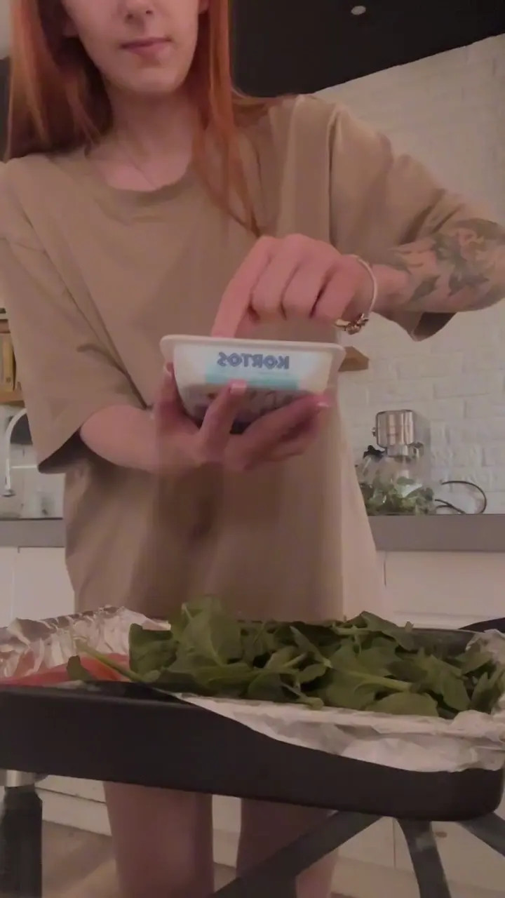 Exclusive Leak: Anna_Prince - Cooking pasta  with salmon - Stream in FullHD | Hotleakxxx.com