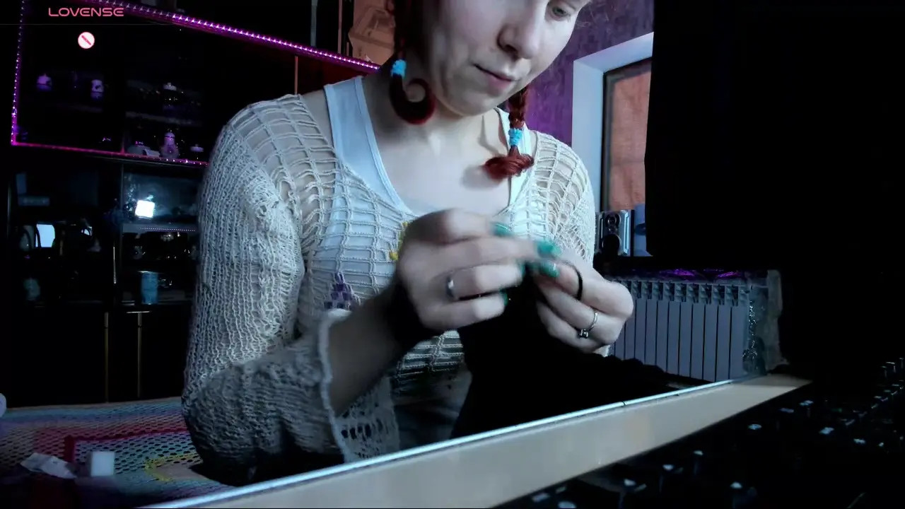 Exclusive Leak: Pa1ePr1ncess - Cozy crocheting - Stream in FullHD | Hotleakxxx.com