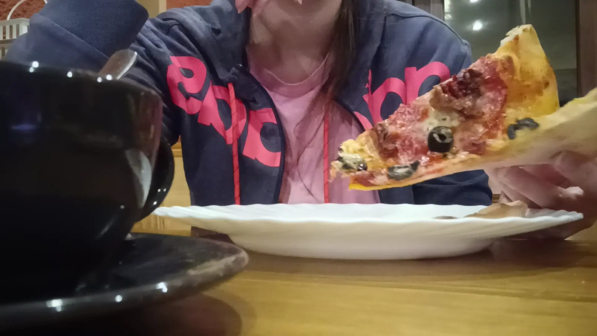 Exclusive Leak: Goddess_Marina23 - Let's Go Eat Pizza and Drink Coffee with Me at a Restaurant - Stream in FullHD | Hotleakxxx.com