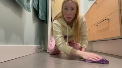 mandyx_rosex - Help Me Clean My Floor