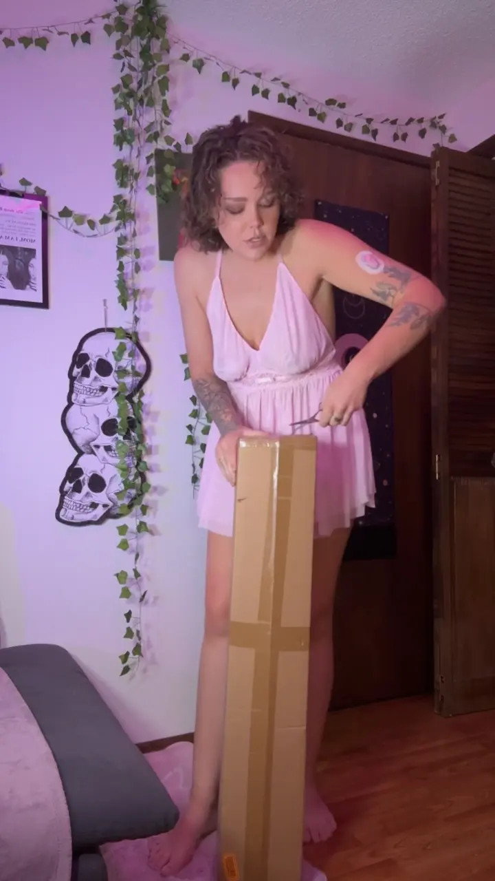 Exclusive Leak: PunchyMama - PINK CHRISTMAS TREE SETUP | SFW BTS - Stream in FullHD | Hotleakxxx.com
