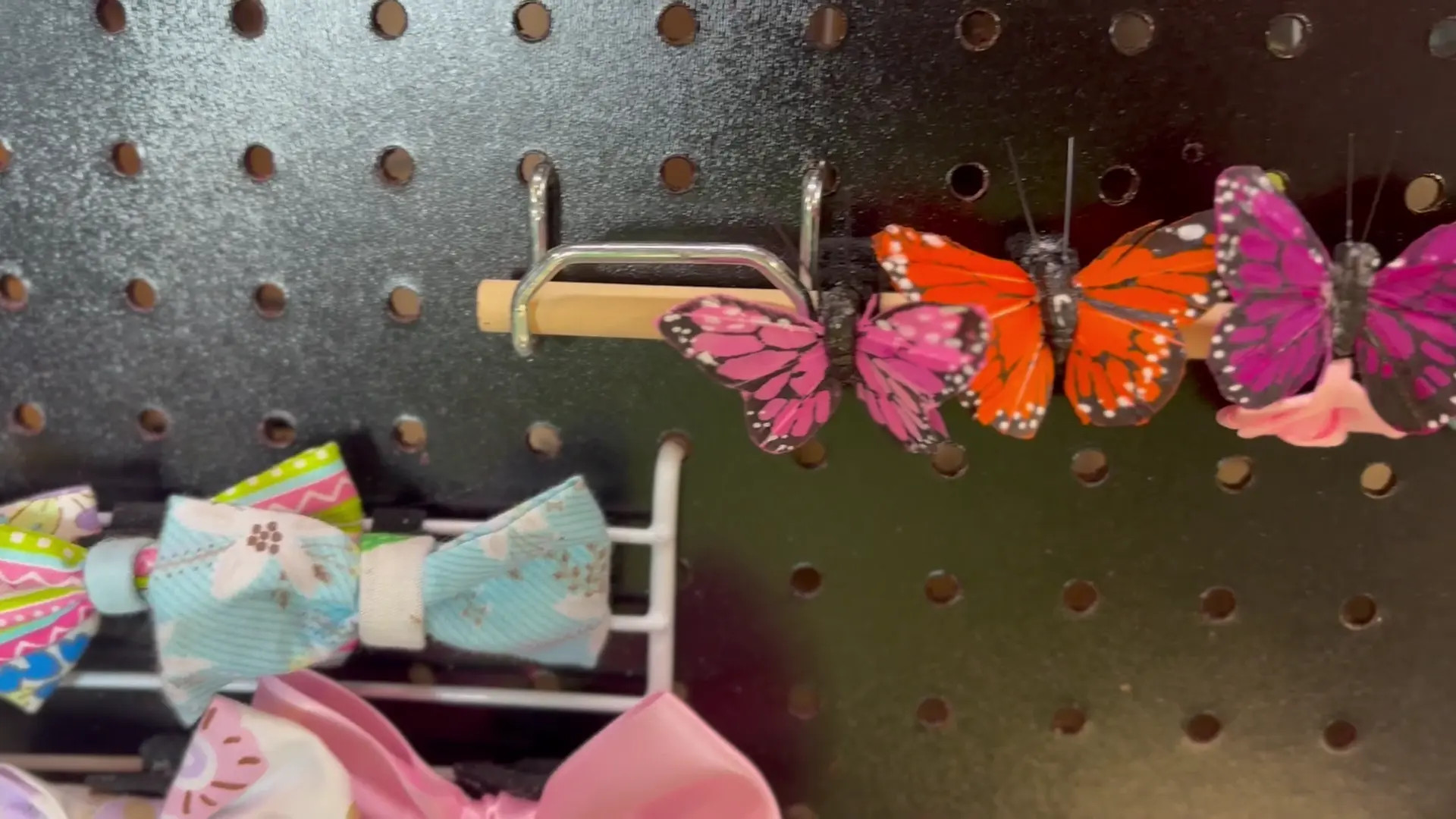 Exclusive Leak: CallmeEve - Handmade pet collar flowers and bowties - Stream in FullHD | Hotleakxxx.com