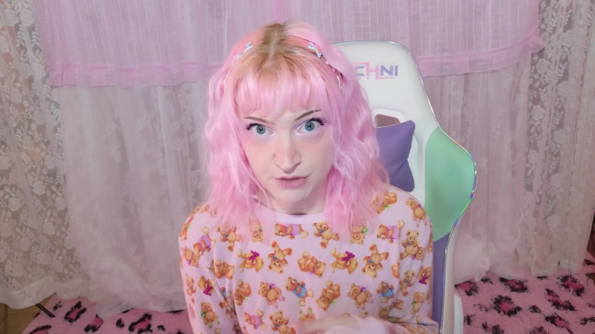 Exclusive Leak: squeezypeach - ADVENT CALENDAR FAQ - Stream in FullHD | Hotleakxxx.com