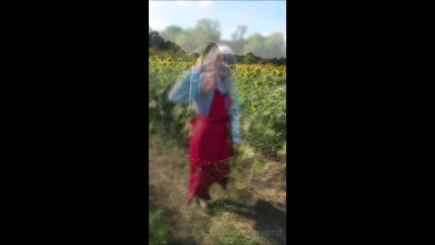 WeresMyWolf - Sunflower Field Harvest Moon Cosplay Photoshoot with Zoey