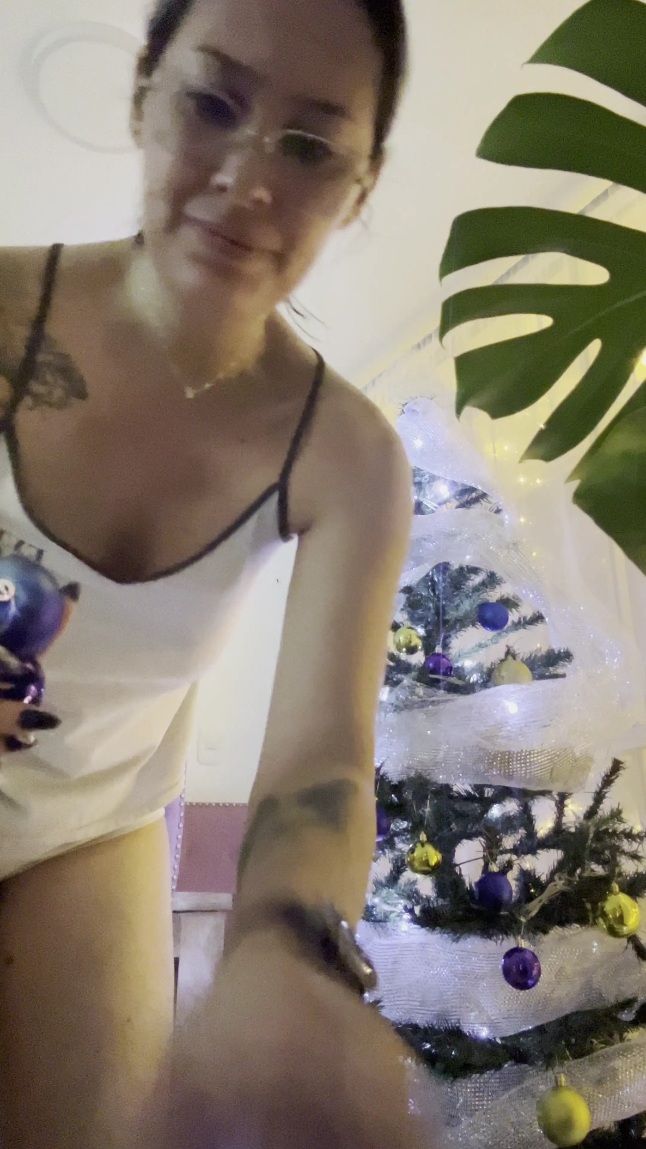 Exclusive Leak: ellieramos - My Daily Day Episode 2 Christmas Decorations - Stream in FullHD | Hotleakxxx.com