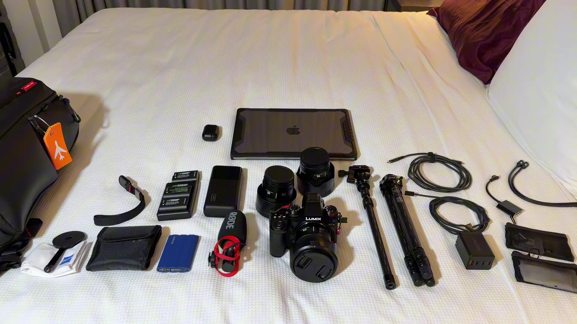 Exclusive Leak: HungBiSwitch - Travel Camera Gear - Stream in FullHD | Hotleakxxx.com