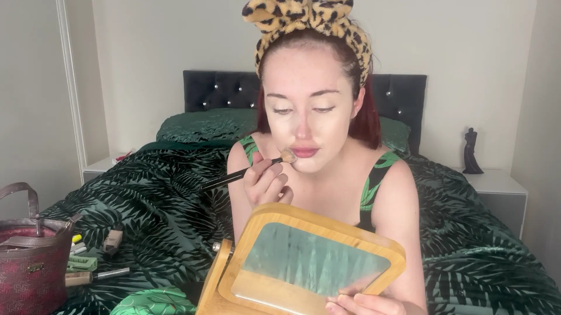 Exclusive Leak: Ellielouise23 - Part 2 doing my make up - Stream in FullHD | Hotleakxxx.com