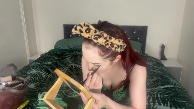 Ellielouise23 - Doing my make up part 3