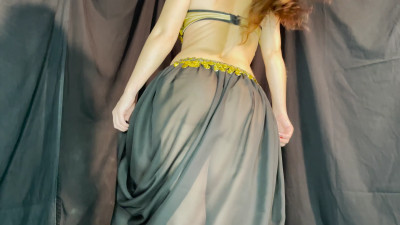 Rebecca de Winter - Belly Dancer- SFW Intro