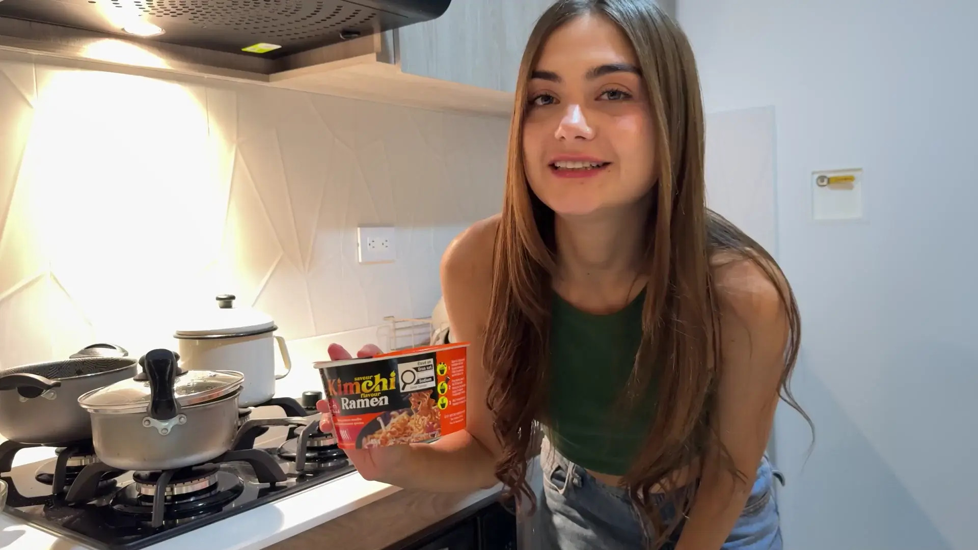 Exclusive Leak: AlannaRusselll - Cocinando Ramen Extra picante - Stream in FullHD | Hotleakxxx.com