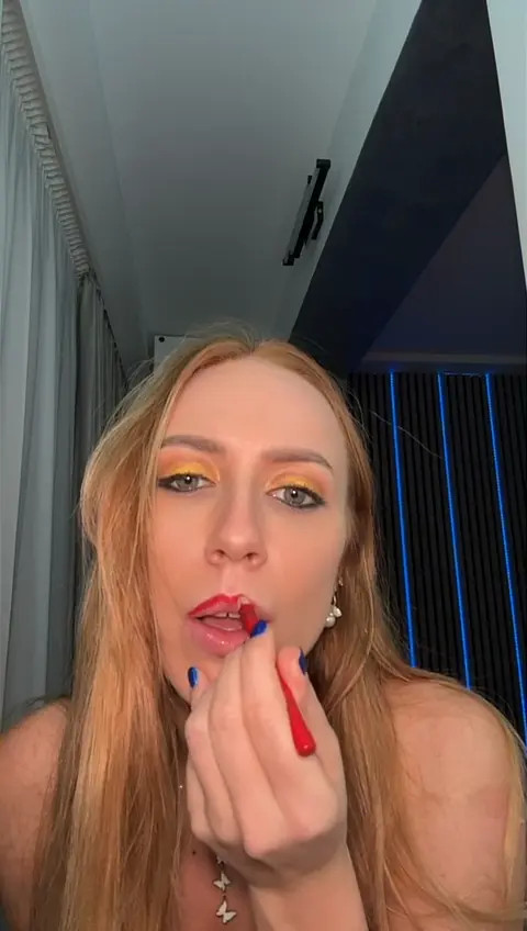 Exclusive Leak: AlyaCherry - SFW Putting my red lipstick on - Stream in FullHD | Hotleakxxx.com