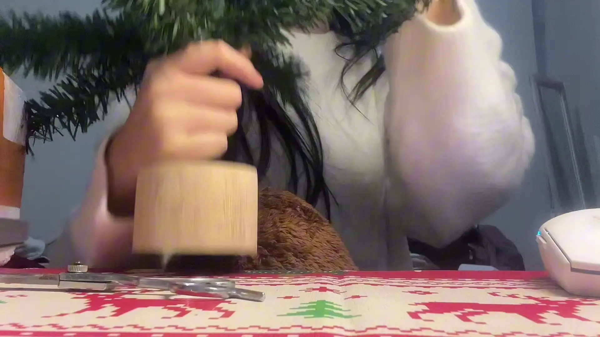 Exclusive Leak: Rayna158 - Assemble the Christmas tree and opening the package - Stream in FullHD | Hotleakxxx.com