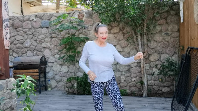 MariaOld - She Dances, the Garden Smiles