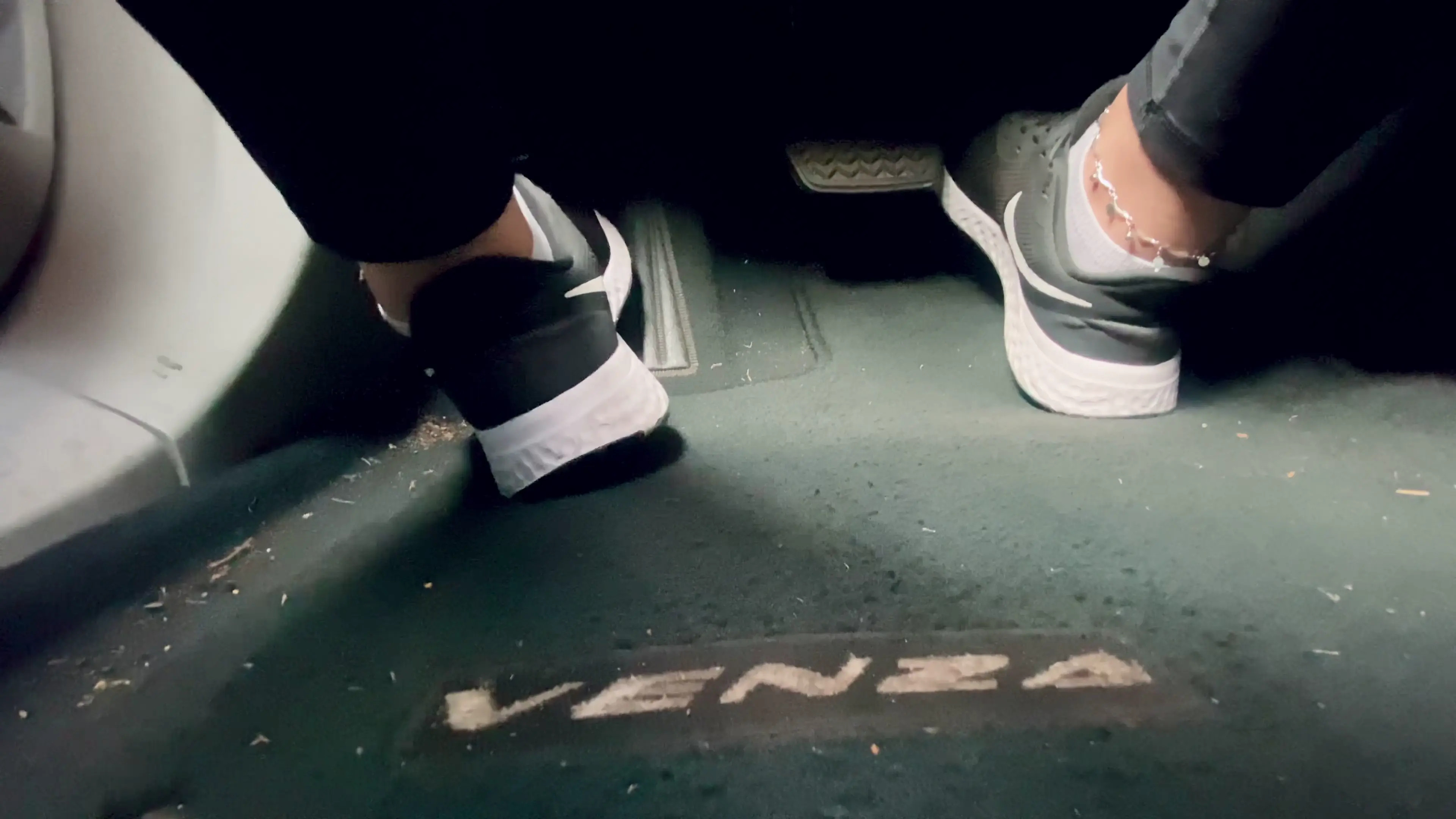 Exclusive Leak: MissWiggless - Driving in Black Nike's Sneakers - Stream in FullHD | Hotleakxxx.com
