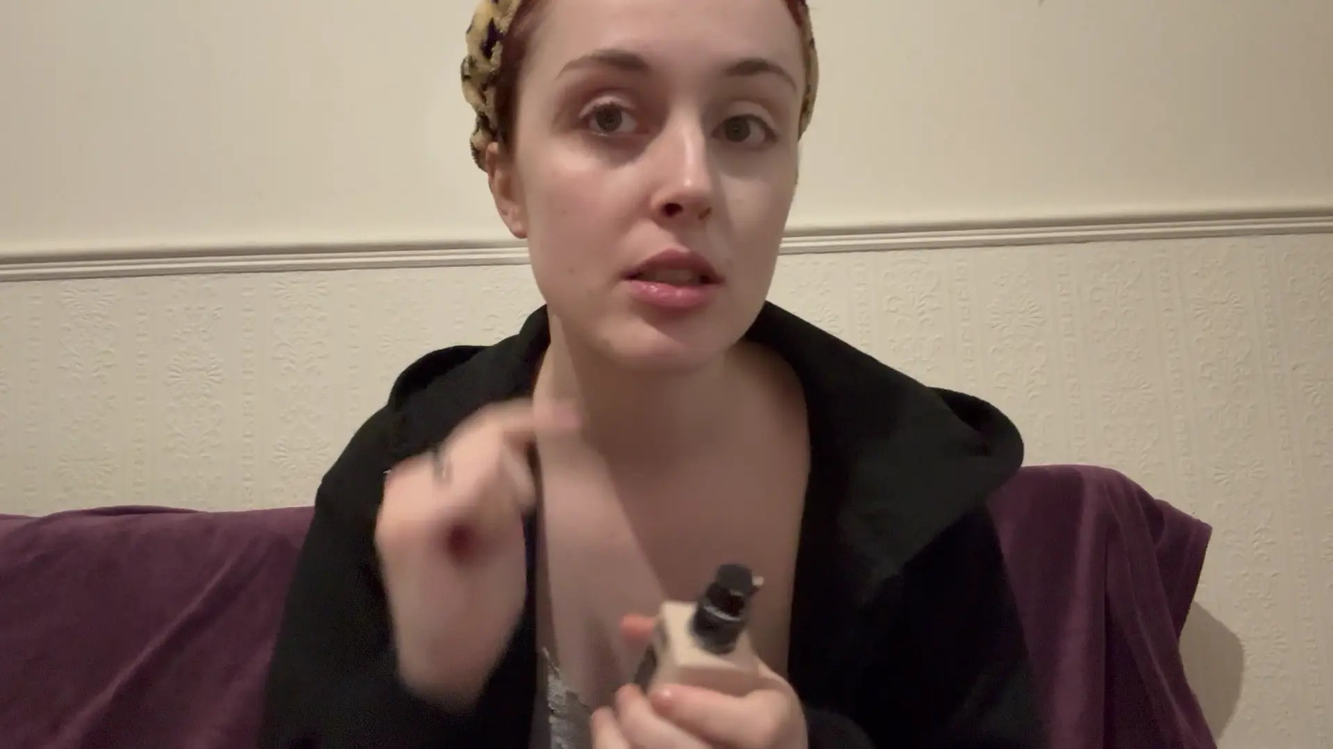 Exclusive Leak: Ellielouise23 - Doing my make up and talking - Stream in FullHD | Hotleakxxx.com