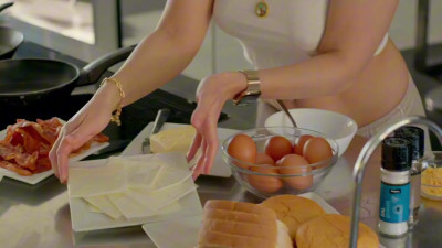 Sybil Raw - Cooking with Sybil : Model Sandwich