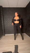 Yvonny27 - Chubby sexy dance