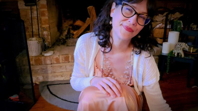 Keri Berry - Caring Friend Fireside Hair Brushing ASMR