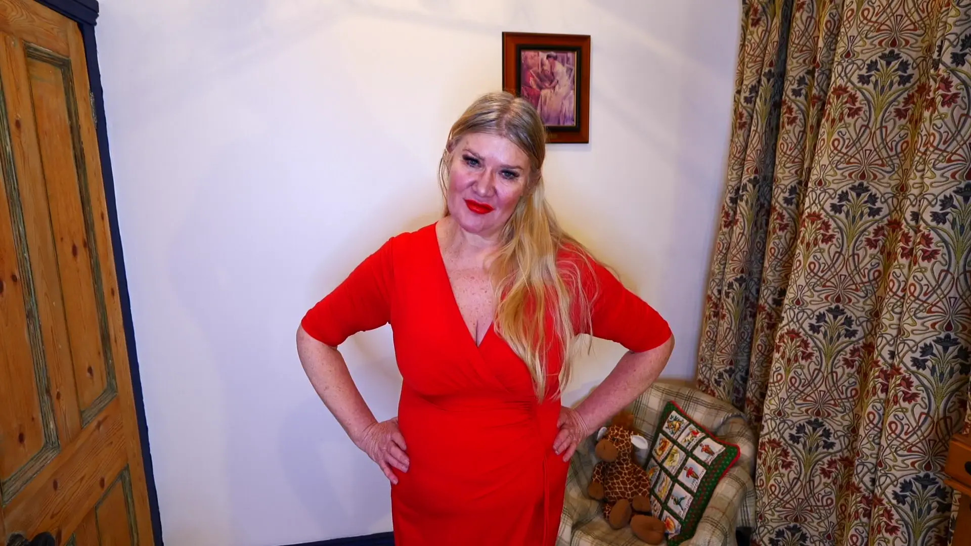 Exclusive Leak: Mommy Sylvia - Step-MOMMYS RED DRESS - Stream in FullHD | Hotleakxxx.com