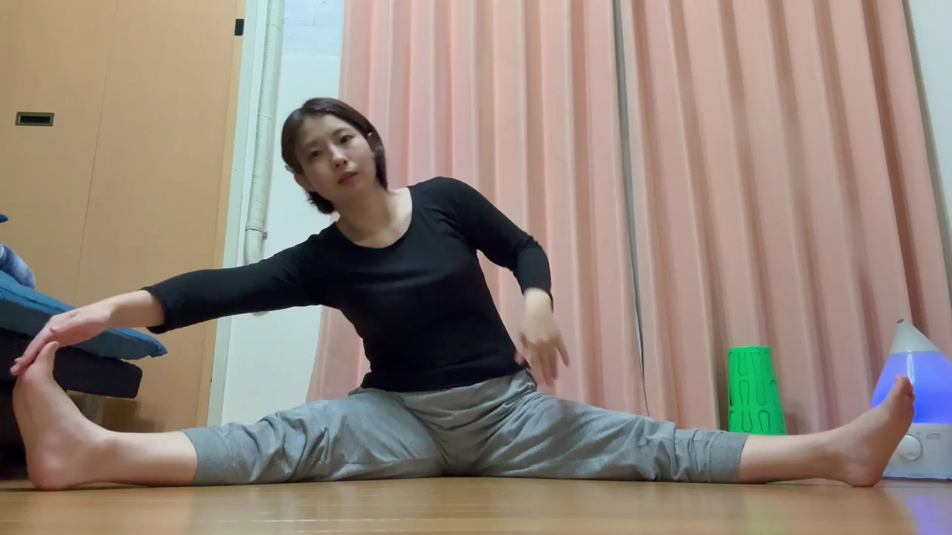 Exclusive Leak: makogirl - mako does stretching - Stream in FullHD | Hotleakxxx.com