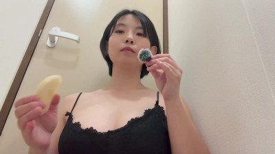 makogirl - mako eating a pear ASMR