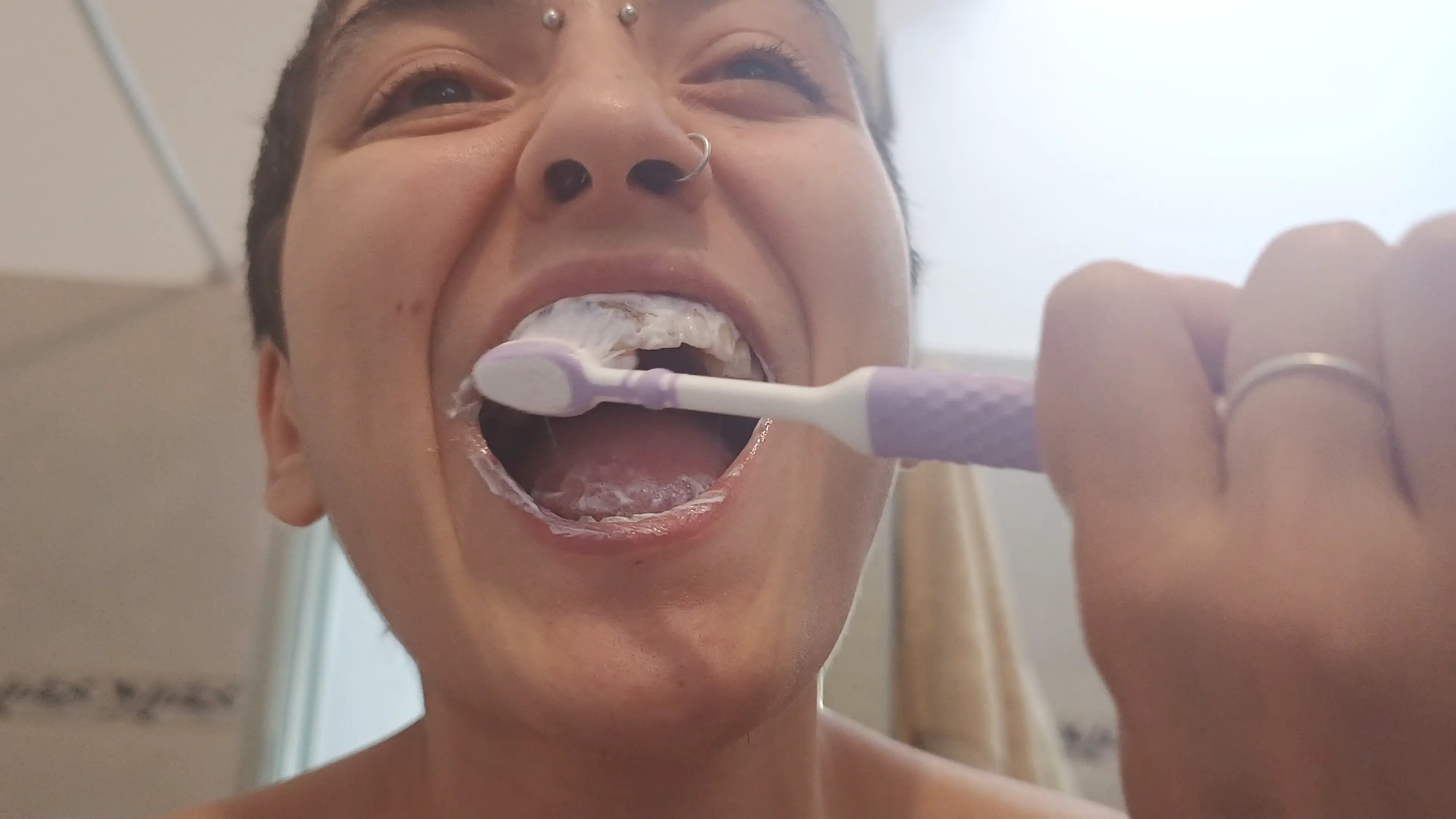 Exclusive Leak: AkameQueen - Tooth brushing - Stream in FullHD | Hotleakxxx.com