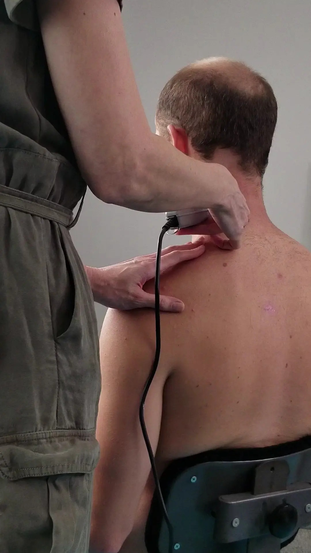 Exclusive Leak: thejakegrand - Hot Woman Shaving Man's Head - Stream in FullHD | Hotleakxxx.com