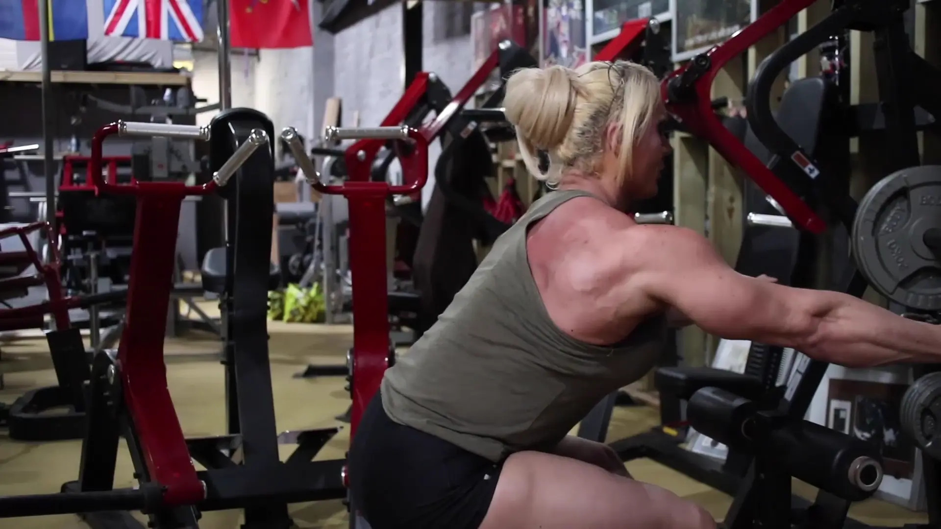 Exclusive Leak: Lisa Cross - IFBB Pro Back Training - Stream in FullHD | Hotleakxxx.com