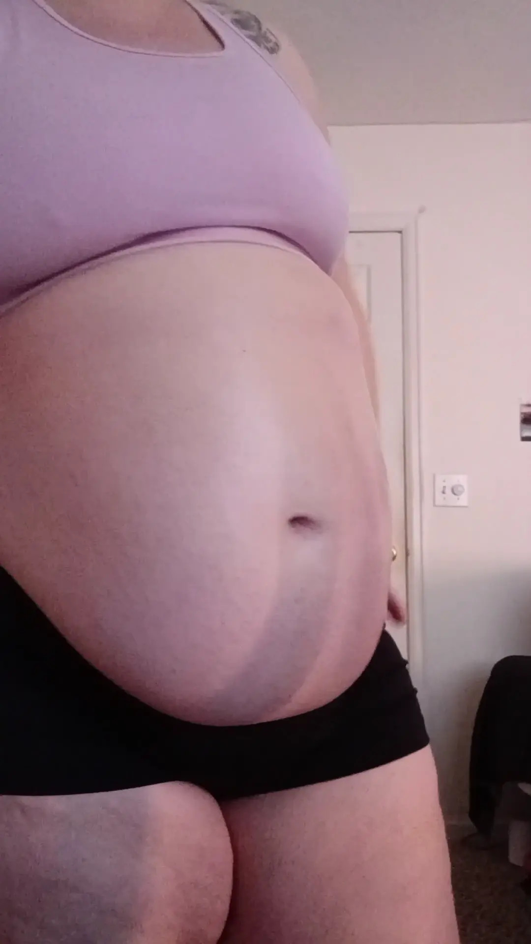 Exclusive Leak: Wendi_ho - Pregnant Belly Oiled Up SFW - Stream in FullHD | Hotleakxxx.com