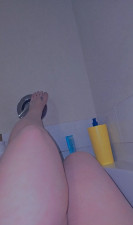Linzycakes - Sensually showing you the soles of my feet