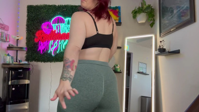 BlazinDutchess - Workout leggings try on