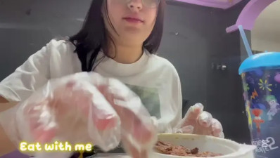Mary_And_Cuttie - Join me for lunch