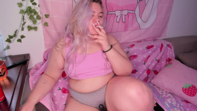 Freakcutee - I am your messy girl smoking for you