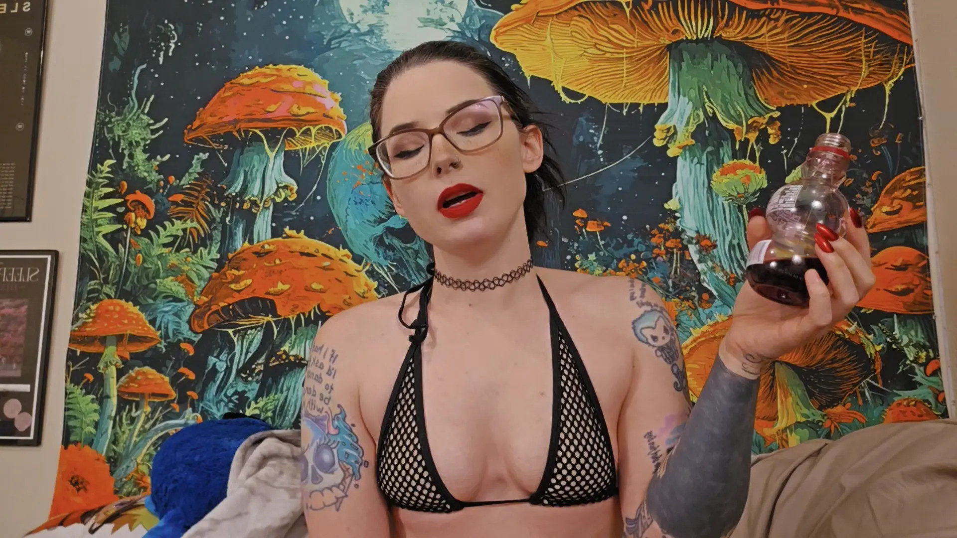 Exclusive Leak: TheDXSCO - Come Hang While I Snack In A Bikini - Stream in FullHD | Hotleakxxx.com