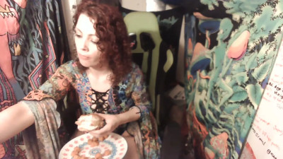 Raynbow Starr WAM - Eating lunch