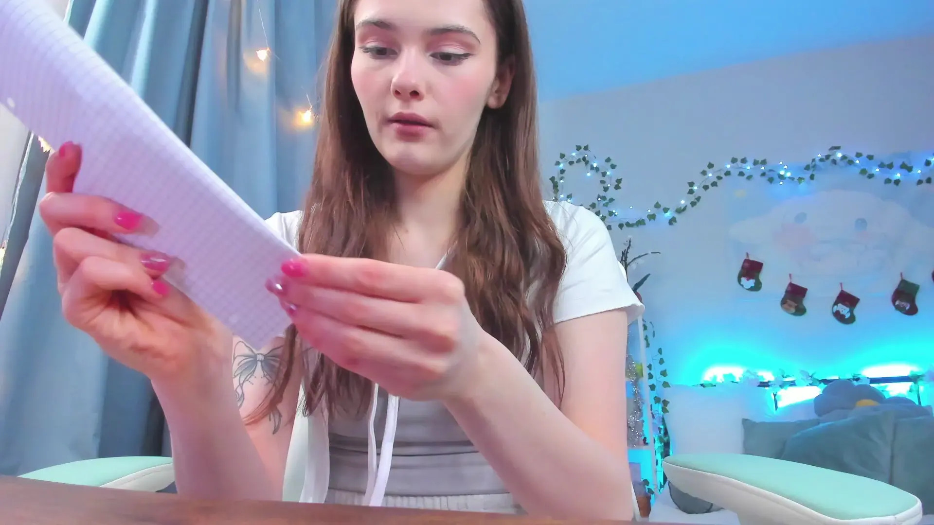 Exclusive Leak: ZoiLuv - Origami ASMR - Stream in FullHD | Hotleakxxx.com
