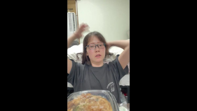 RIE and S - RIE eats Japanese-style pork cutlet rice bowl